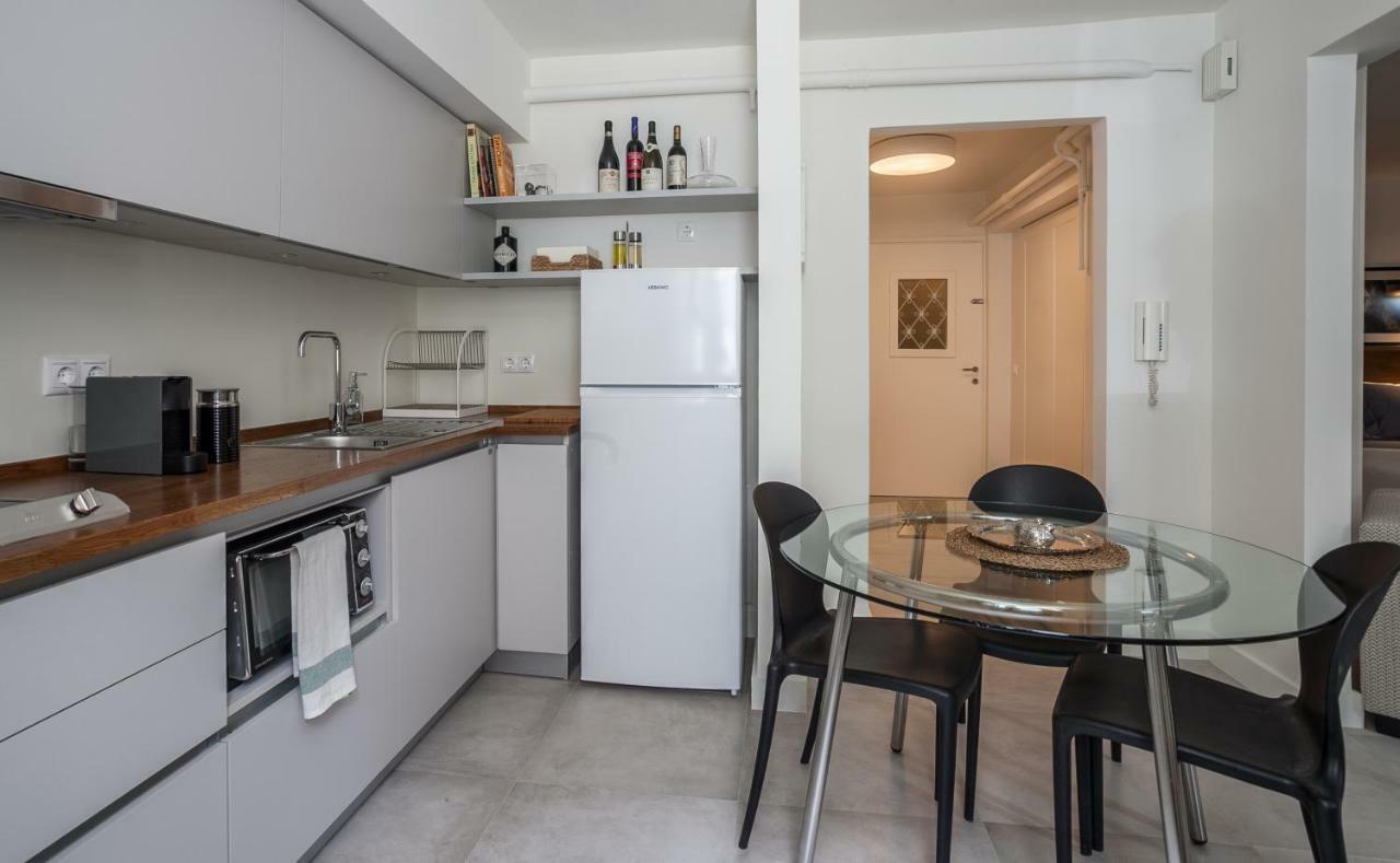 Unique Semi-Basement Stay At The Foot Of The Acropolis Ateny Zewnętrze zdjęcie